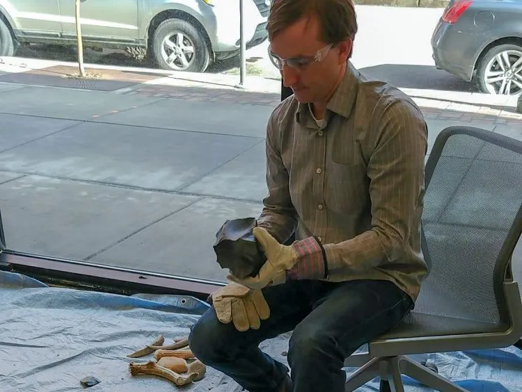 Dr. Colin Wren demonstrates flintknapping